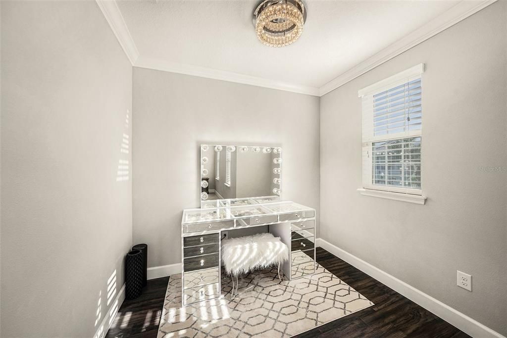 En Venta: $799,000 (4 camas, 2 baños, 2706 Pies cuadrados)