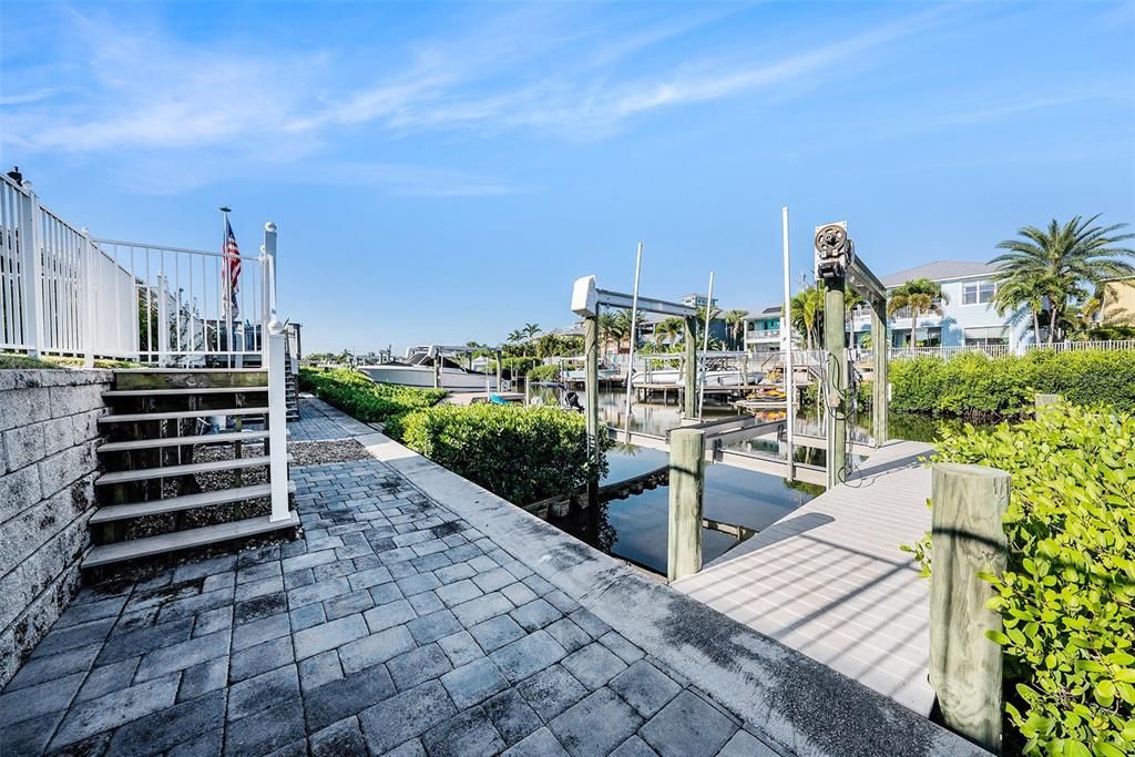 En Venta: $799,000 (4 camas, 2 baños, 2706 Pies cuadrados)