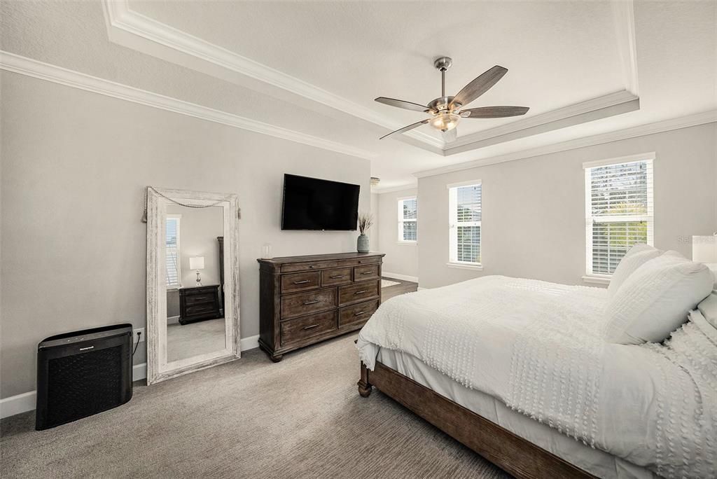 En Venta: $799,000 (4 camas, 2 baños, 2706 Pies cuadrados)