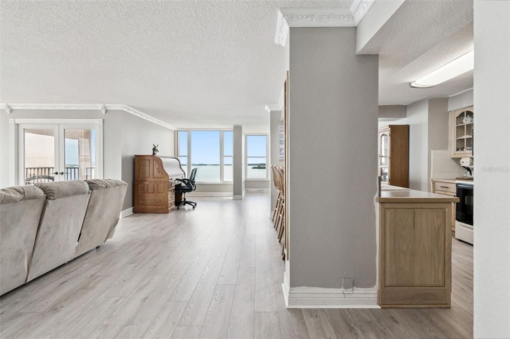 For Sale: $1,100,000 (3 beds, 2 baths, 2565 Square Feet)