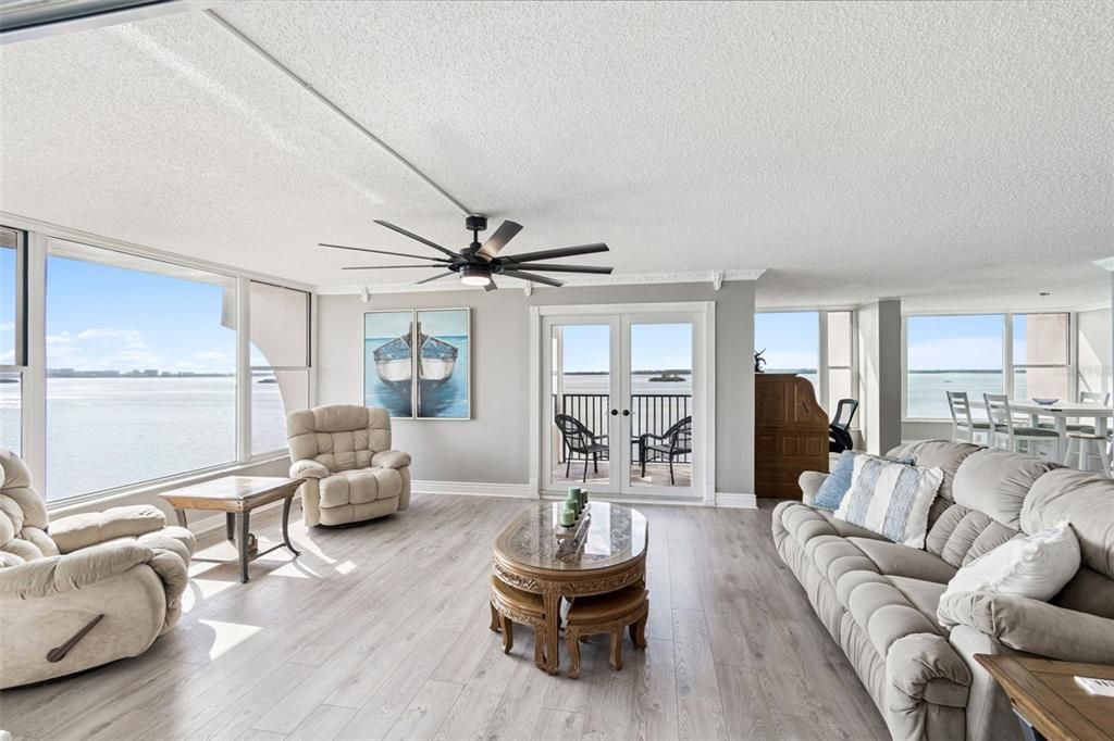 For Sale: $1,100,000 (3 beds, 2 baths, 2565 Square Feet)