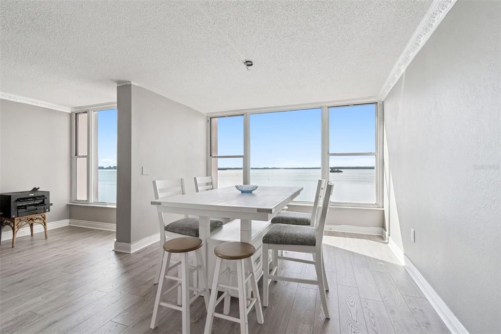 For Sale: $1,100,000 (3 beds, 2 baths, 2565 Square Feet)