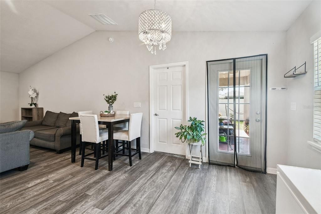 待售: $330,000 (3 贝兹, 2 浴室, 1492 平方英尺)