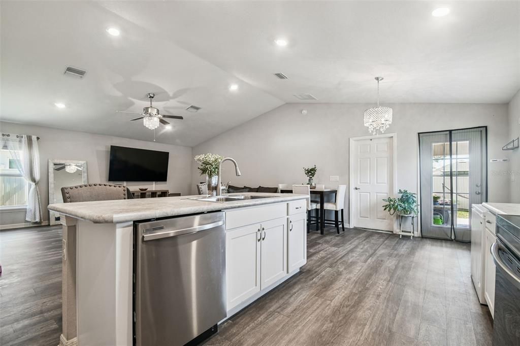 待售: $330,000 (3 贝兹, 2 浴室, 1492 平方英尺)