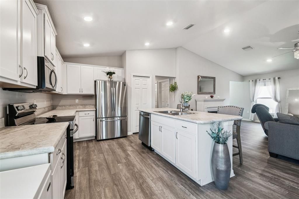 待售: $330,000 (3 贝兹, 2 浴室, 1492 平方英尺)