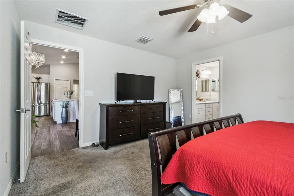 待售: $330,000 (3 贝兹, 2 浴室, 1492 平方英尺)