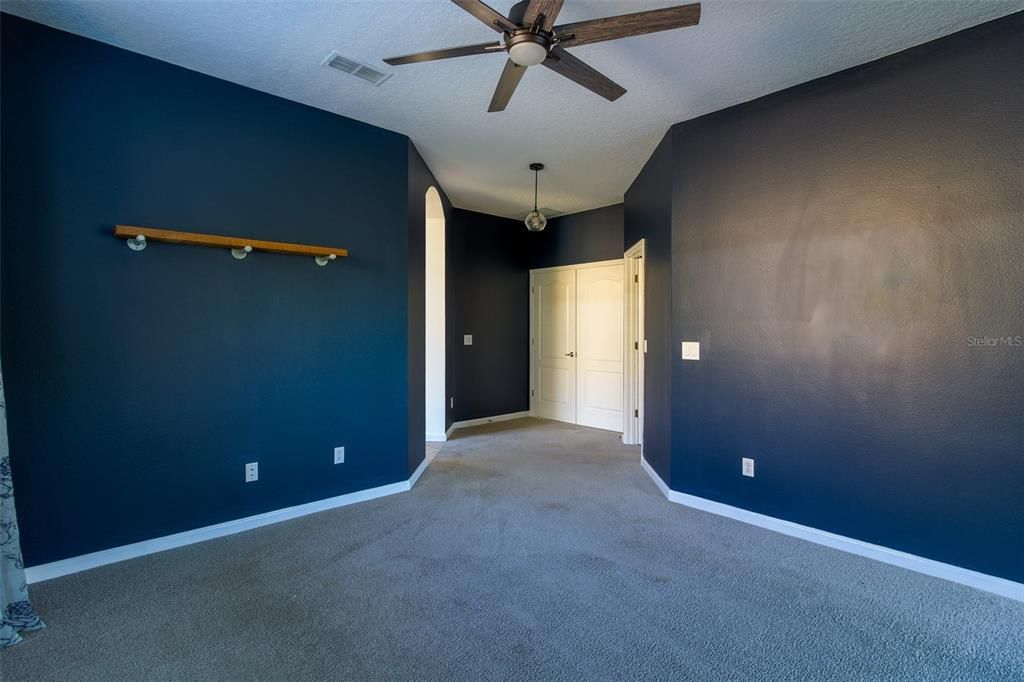 For Sale: $900,000 (5 beds, 4 baths, 4294 Square Feet)