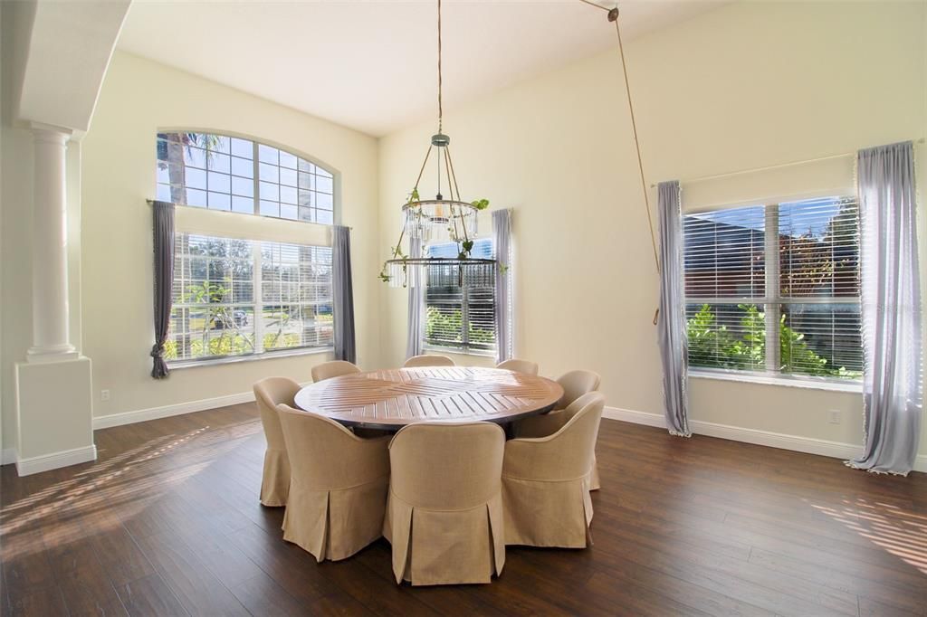 For Sale: $900,000 (5 beds, 4 baths, 4294 Square Feet)