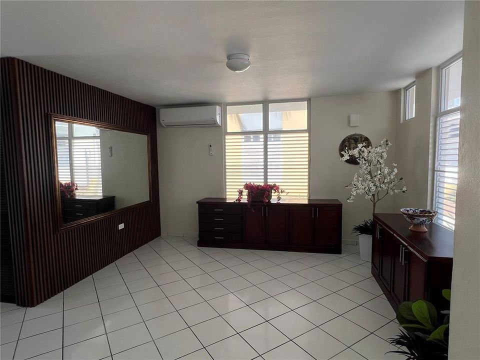 For Rent: $3,450 (3 beds, 3 baths, 3128 Square Feet)