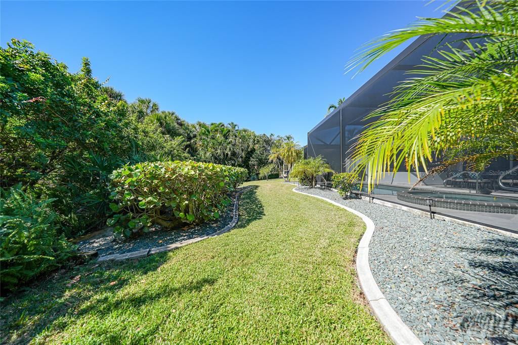 Active With Contract: $449,000 (3 beds, 2 baths, 2214 Square Feet)