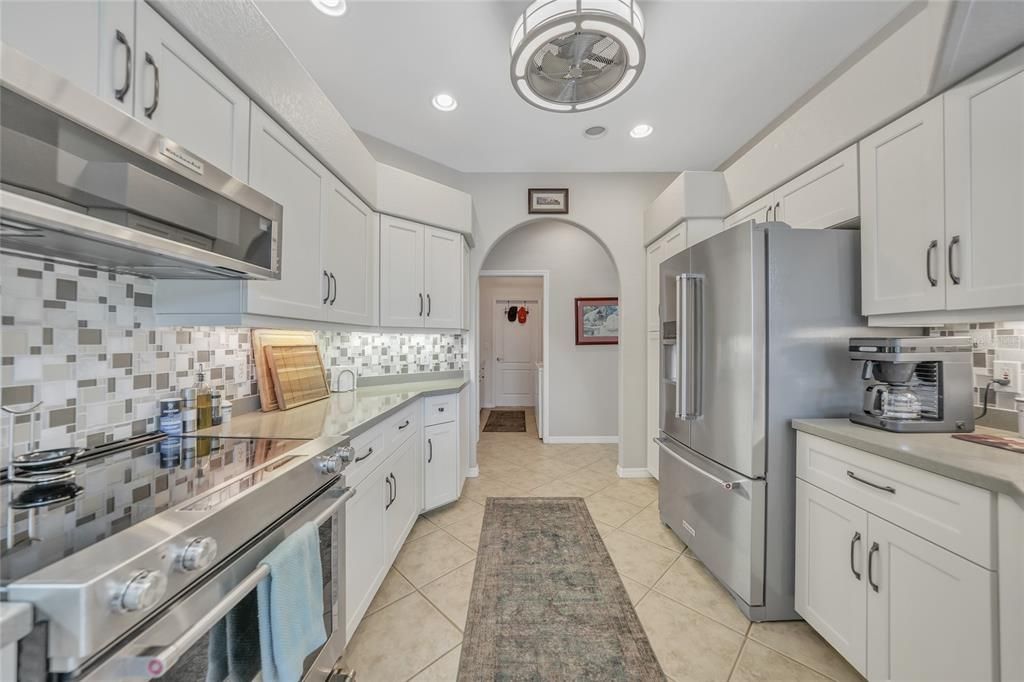 Active With Contract: $449,000 (3 beds, 2 baths, 2214 Square Feet)