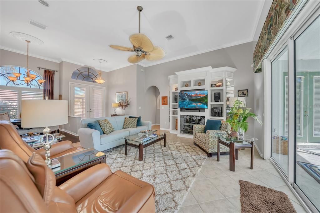 Active With Contract: $449,000 (3 beds, 2 baths, 2214 Square Feet)