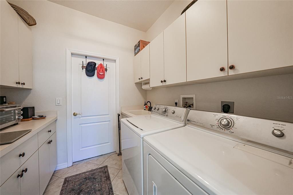 Active With Contract: $449,000 (3 beds, 2 baths, 2214 Square Feet)