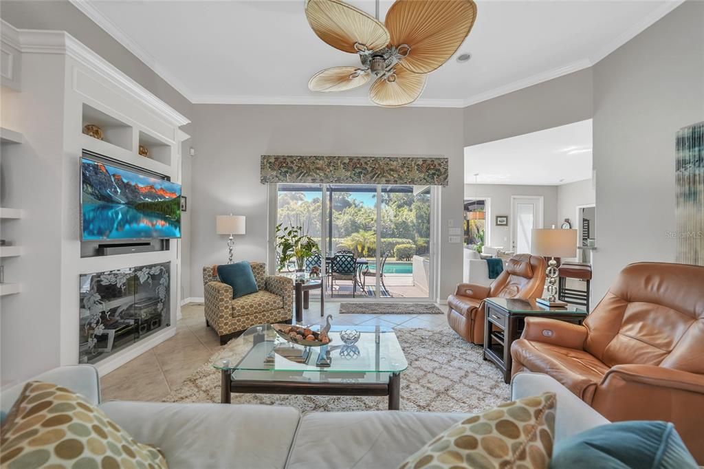 Active With Contract: $449,000 (3 beds, 2 baths, 2214 Square Feet)