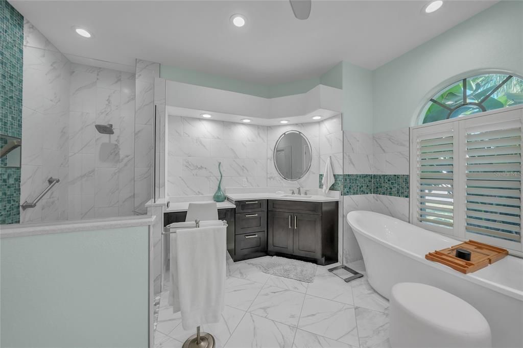 Active With Contract: $449,000 (3 beds, 2 baths, 2214 Square Feet)