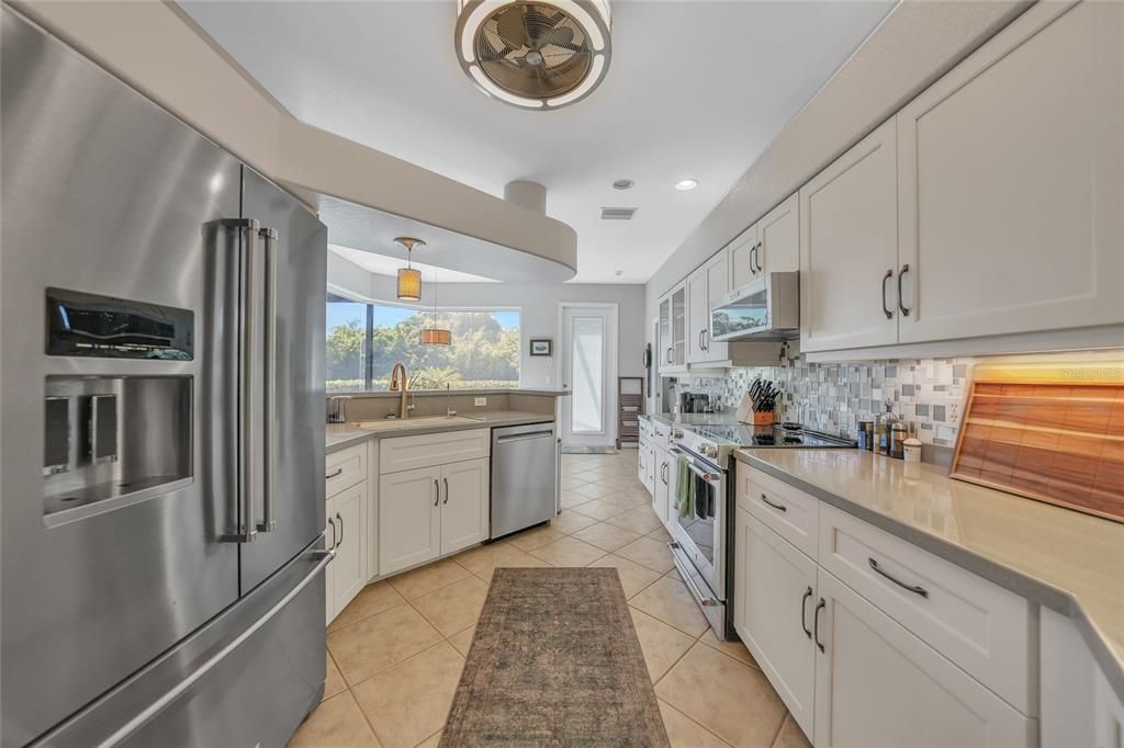 Active With Contract: $449,000 (3 beds, 2 baths, 2214 Square Feet)