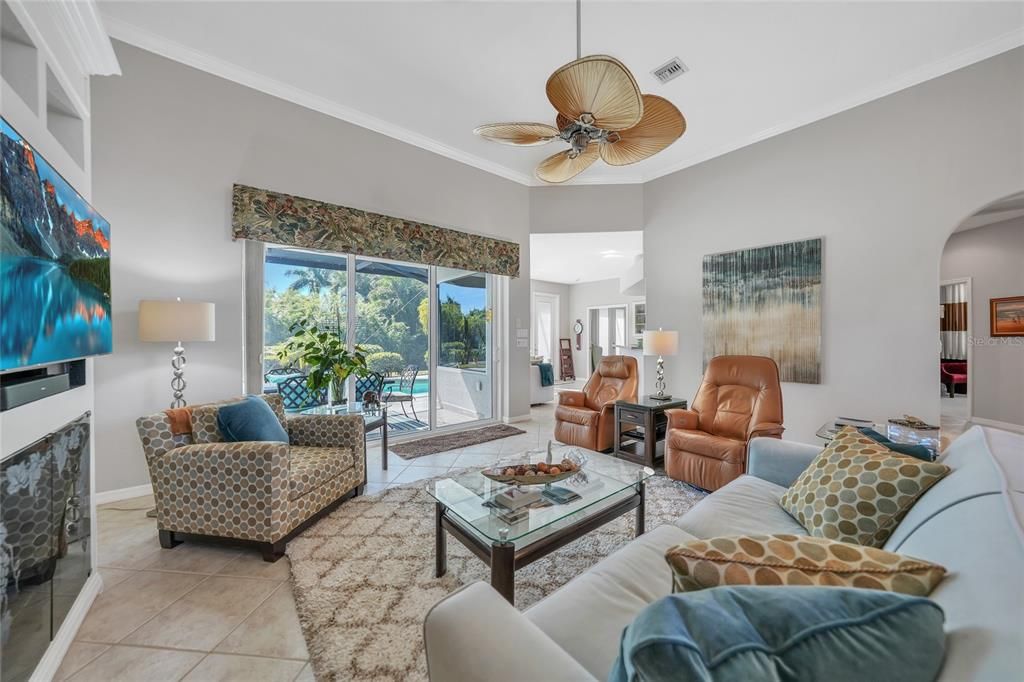 Active With Contract: $449,000 (3 beds, 2 baths, 2214 Square Feet)