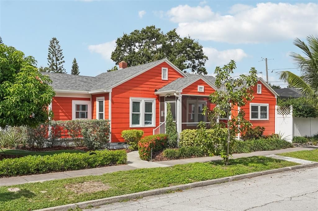 Recently Sold: $799,000 (3 beds, 3 baths, 1276 Square Feet)