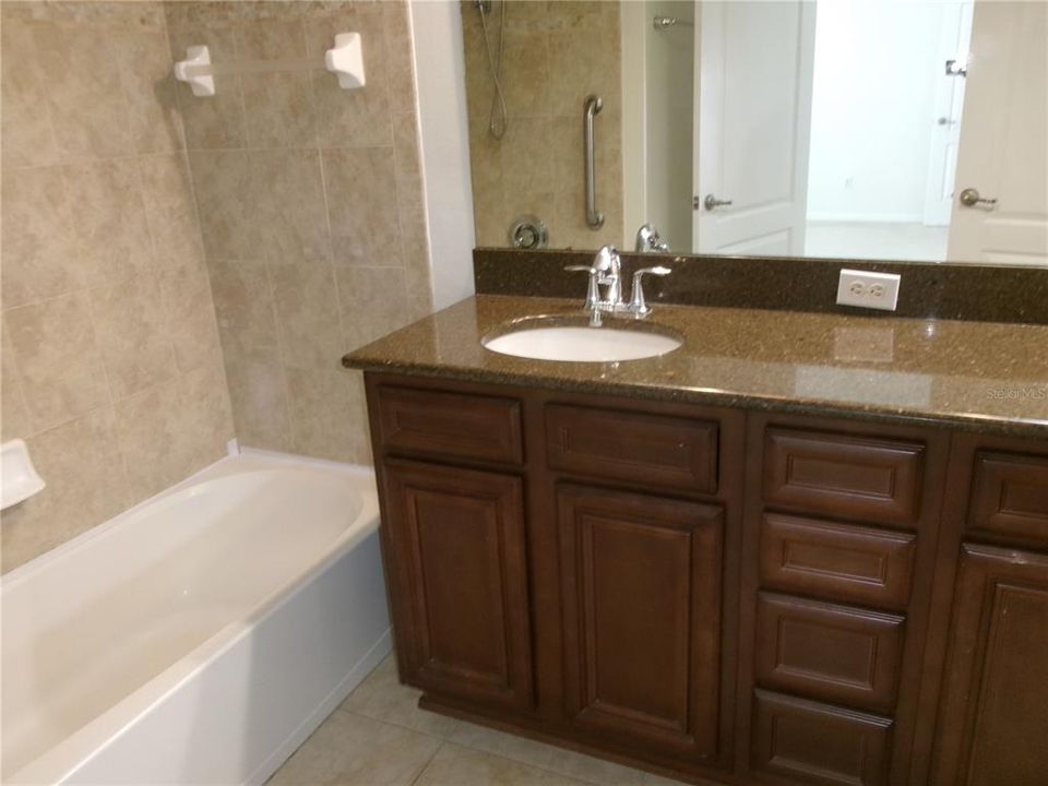 На продажу: $345,900 (4 спален, 3 ванн, 1884 Квадратных фут)