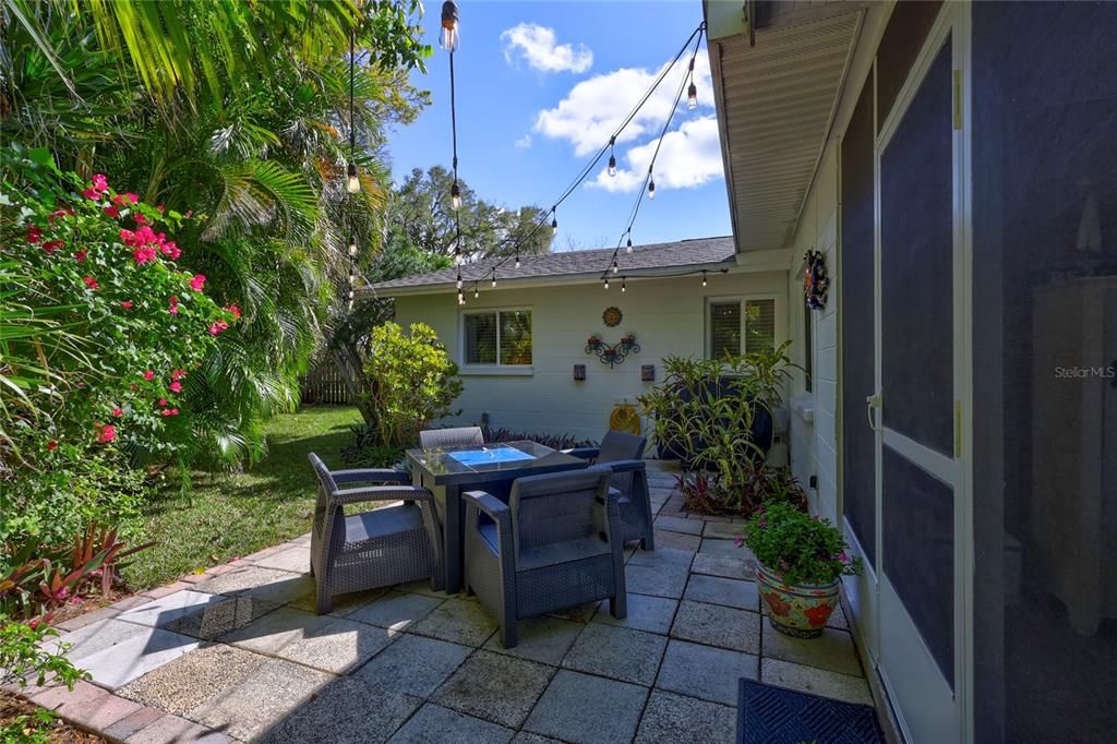 待售: $949,999 (3 贝兹, 2 浴室, 1918 平方英尺)