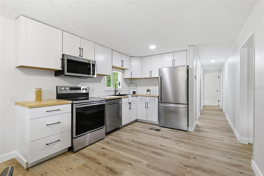 For Sale: $214,900 (3 beds, 1 baths, 1012 Square Feet)