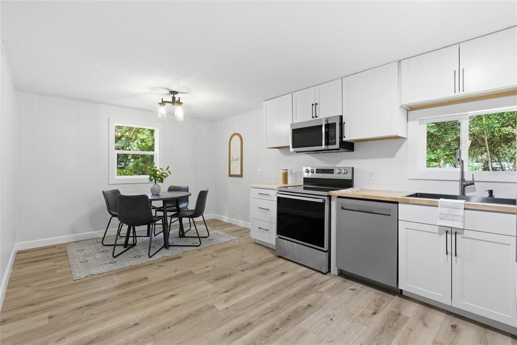 For Sale: $214,900 (3 beds, 1 baths, 1012 Square Feet)