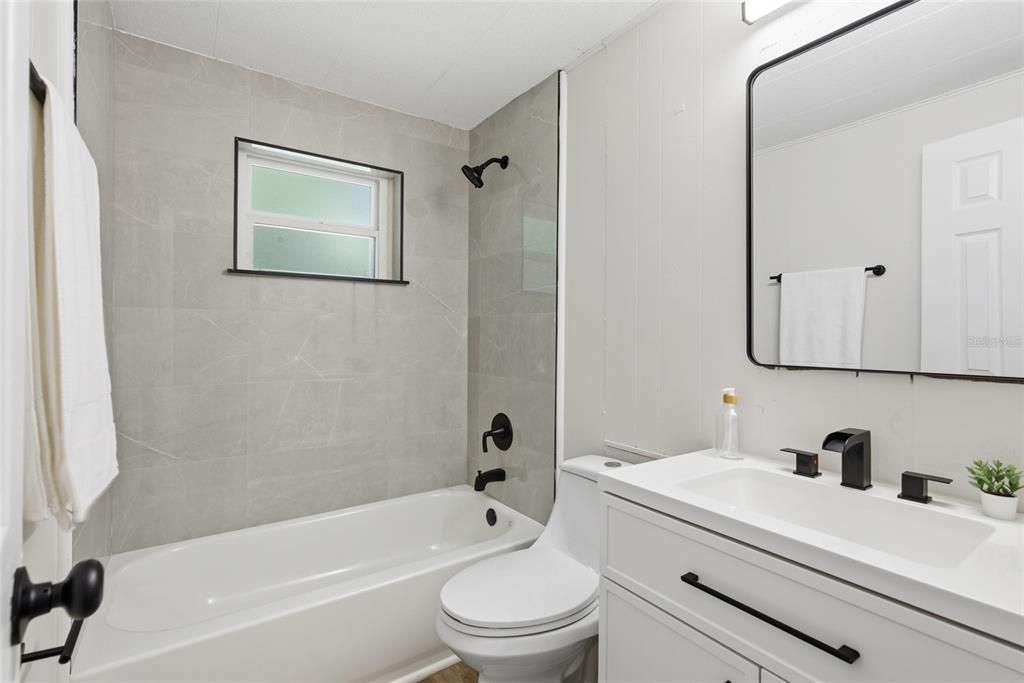 For Sale: $214,900 (3 beds, 1 baths, 1012 Square Feet)