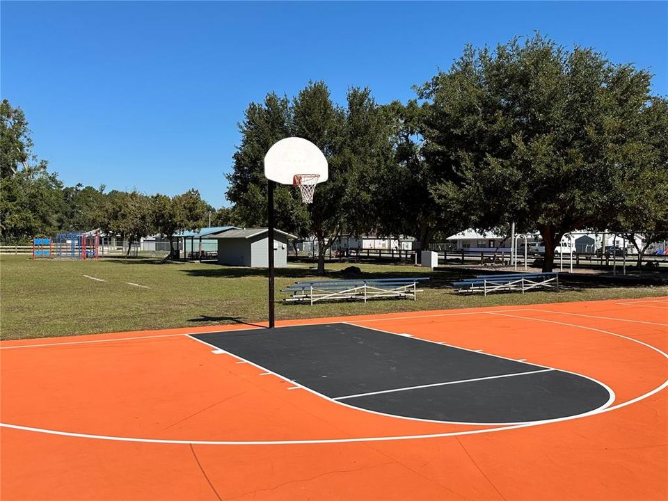 For Sale: $214,900 (3 beds, 1 baths, 1012 Square Feet)