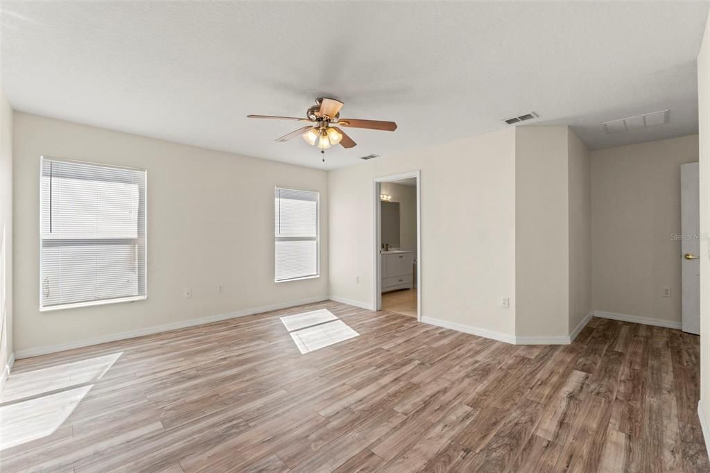 For Sale: $329,000 (4 beds, 2 baths, 2309 Square Feet)