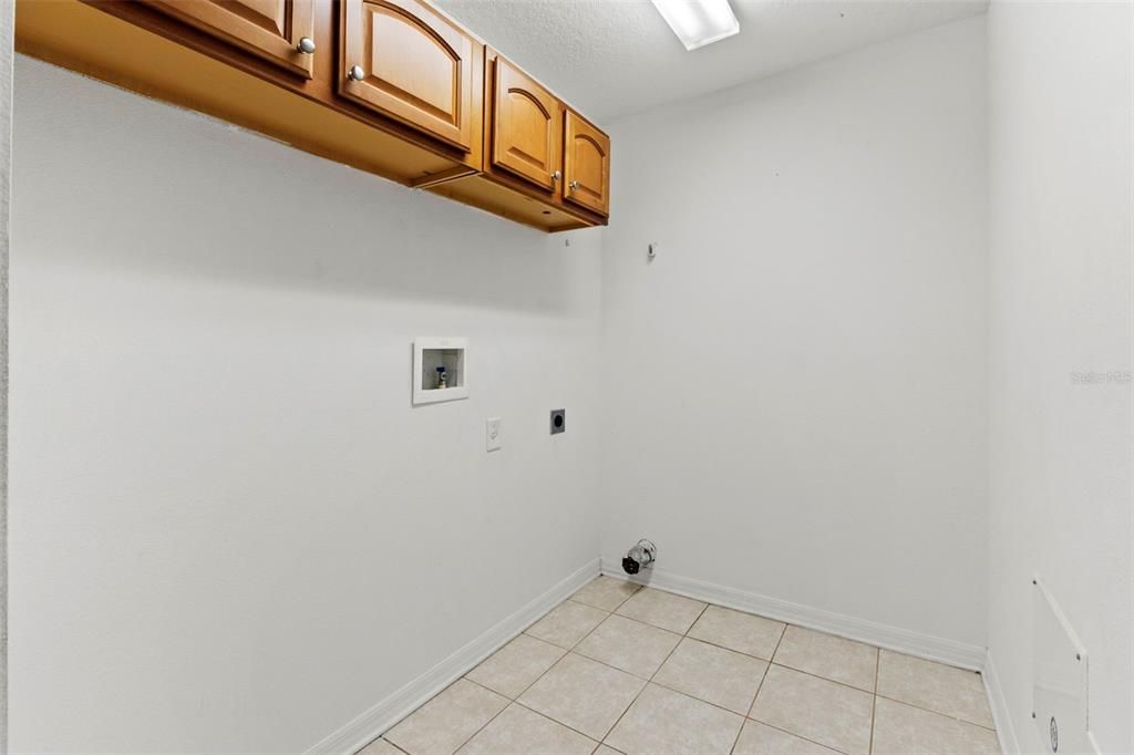 For Sale: $329,000 (4 beds, 2 baths, 2309 Square Feet)