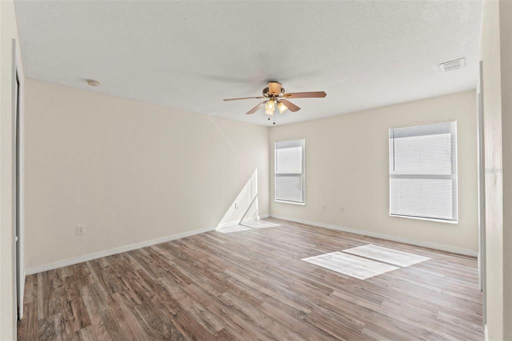 For Sale: $329,000 (4 beds, 2 baths, 2309 Square Feet)