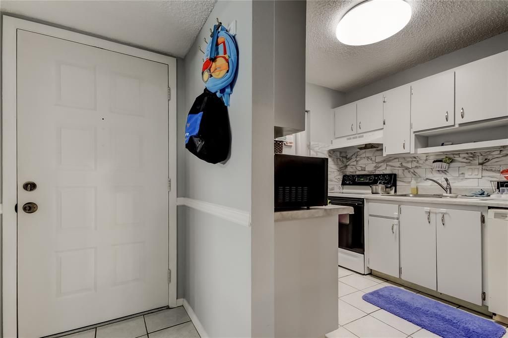 En Venta: $185,000 (2 camas, 2 baños, 900 Pies cuadrados)