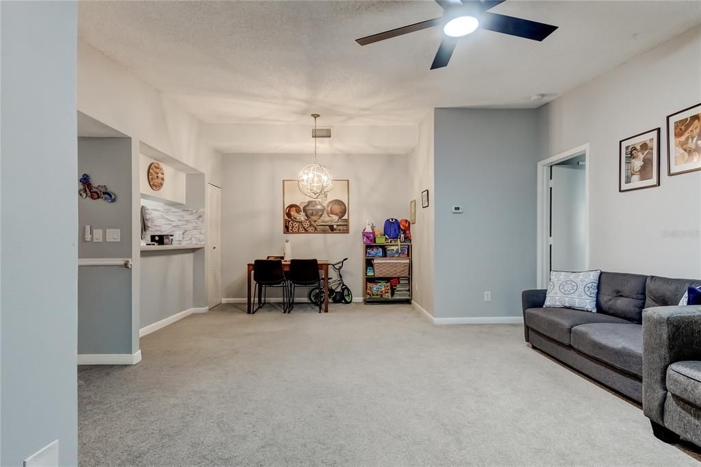 En Venta: $185,000 (2 camas, 2 baños, 900 Pies cuadrados)