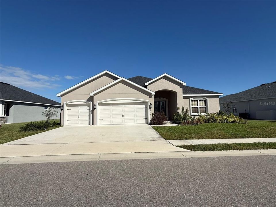 En Renta: $3,000 (5 camas, 3 baños, 2776 Pies cuadrados)