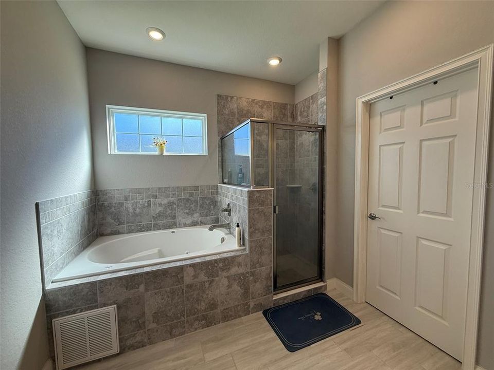 En Renta: $3,000 (5 camas, 3 baños, 2776 Pies cuadrados)