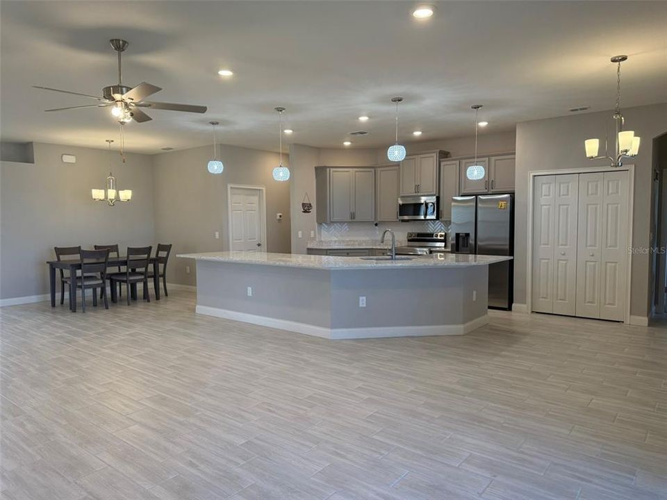 En Renta: $3,000 (5 camas, 3 baños, 2776 Pies cuadrados)