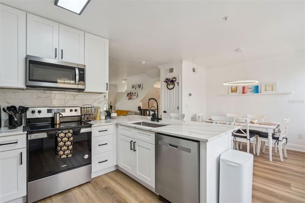 For Sale: $520,000 (3 beds, 2 baths, 1640 Square Feet)