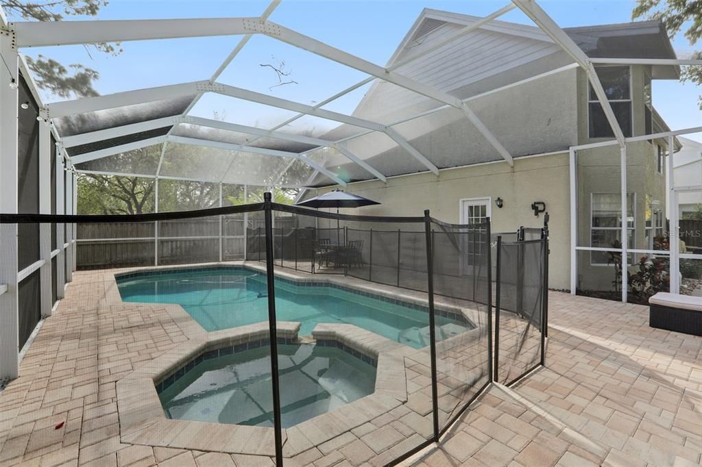 En Venta: $650,000 (4 camas, 2 baños, 2277 Pies cuadrados)