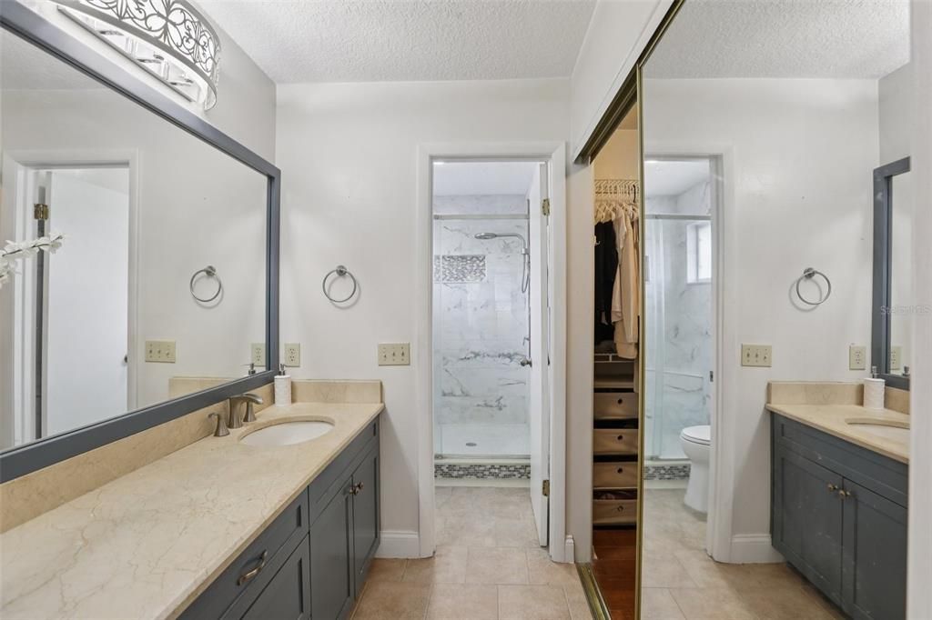 En Venta: $650,000 (4 camas, 2 baños, 2277 Pies cuadrados)