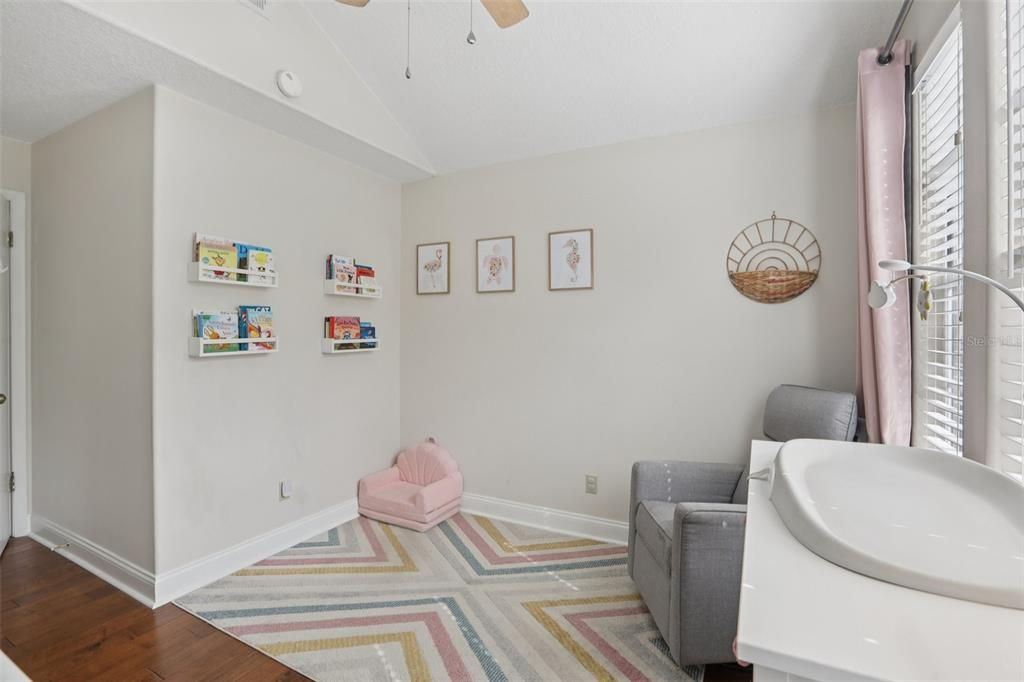 En Venta: $650,000 (4 camas, 2 baños, 2277 Pies cuadrados)