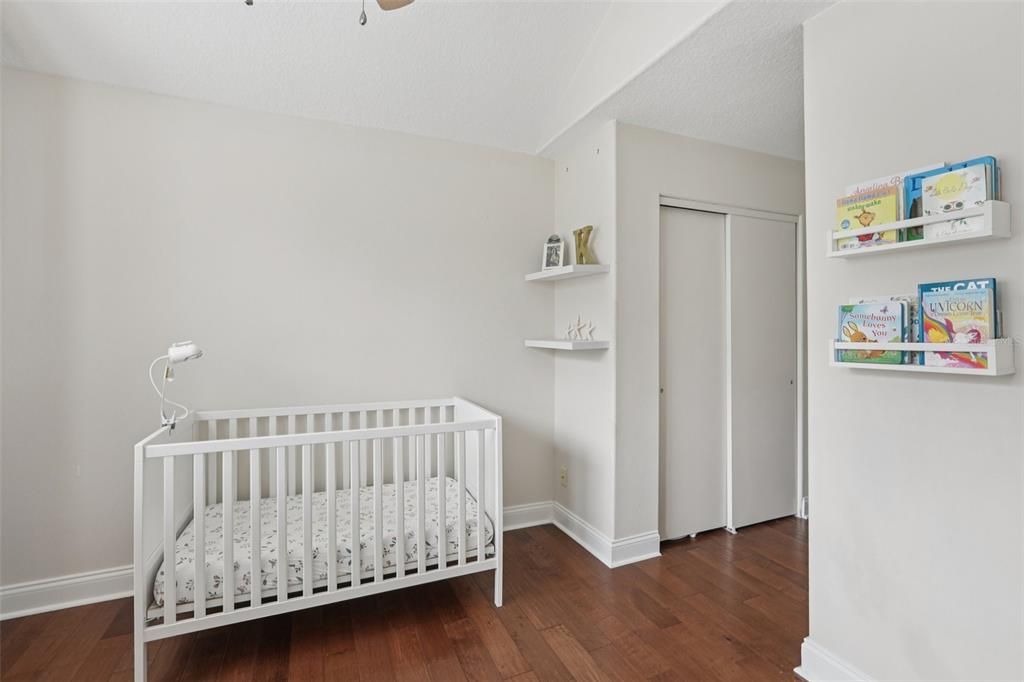 En Venta: $650,000 (4 camas, 2 baños, 2277 Pies cuadrados)