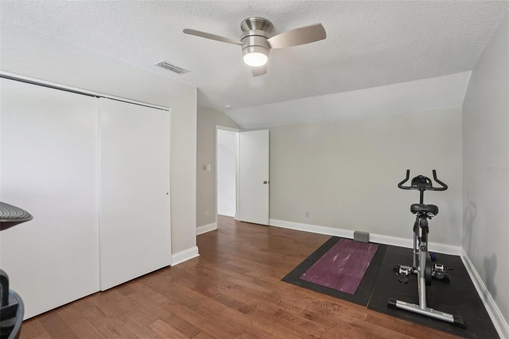 En Venta: $650,000 (4 camas, 2 baños, 2277 Pies cuadrados)