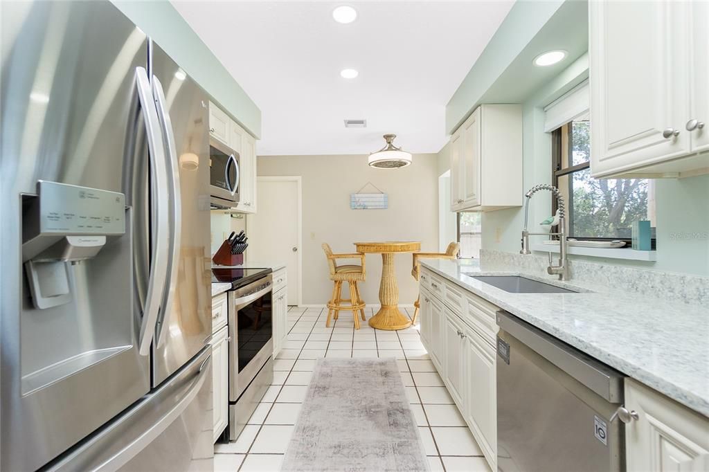 Active With Contract: $239,000 (2 beds, 2 baths, 1020 Square Feet)