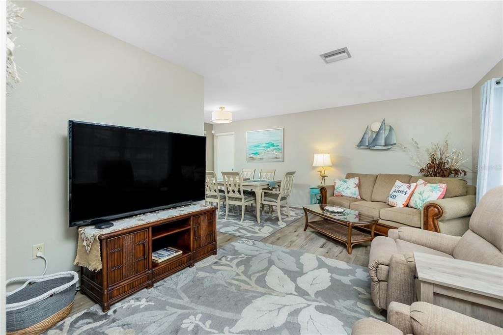 Active With Contract: $239,000 (2 beds, 2 baths, 1020 Square Feet)