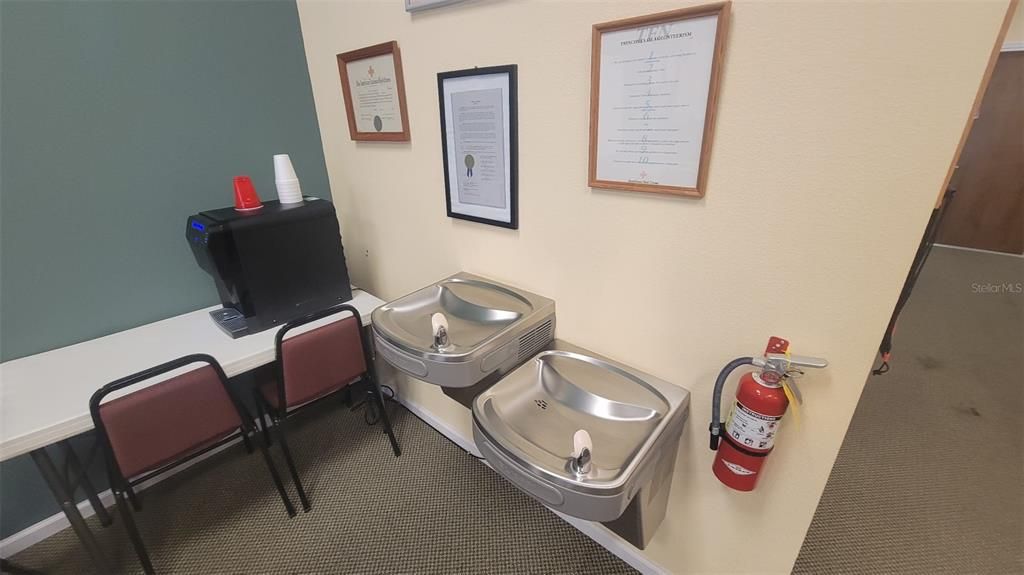 На продажу: $28,800 (0 спален, 0 ванн, 1976 Квадратных фут)