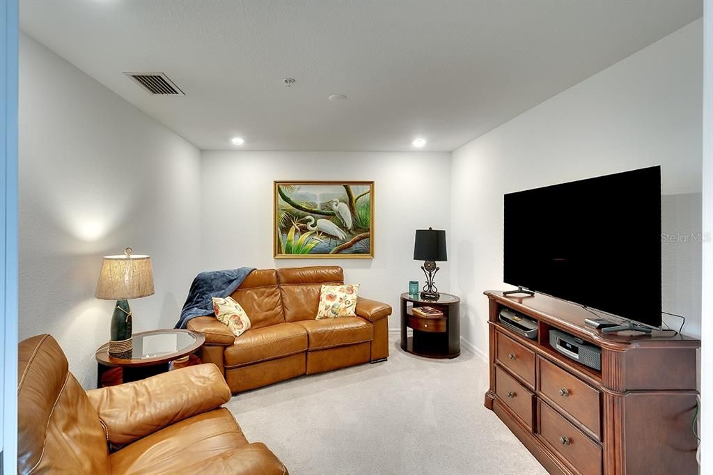 待售: $427,400 (2 贝兹, 2 浴室, 1355 平方英尺)