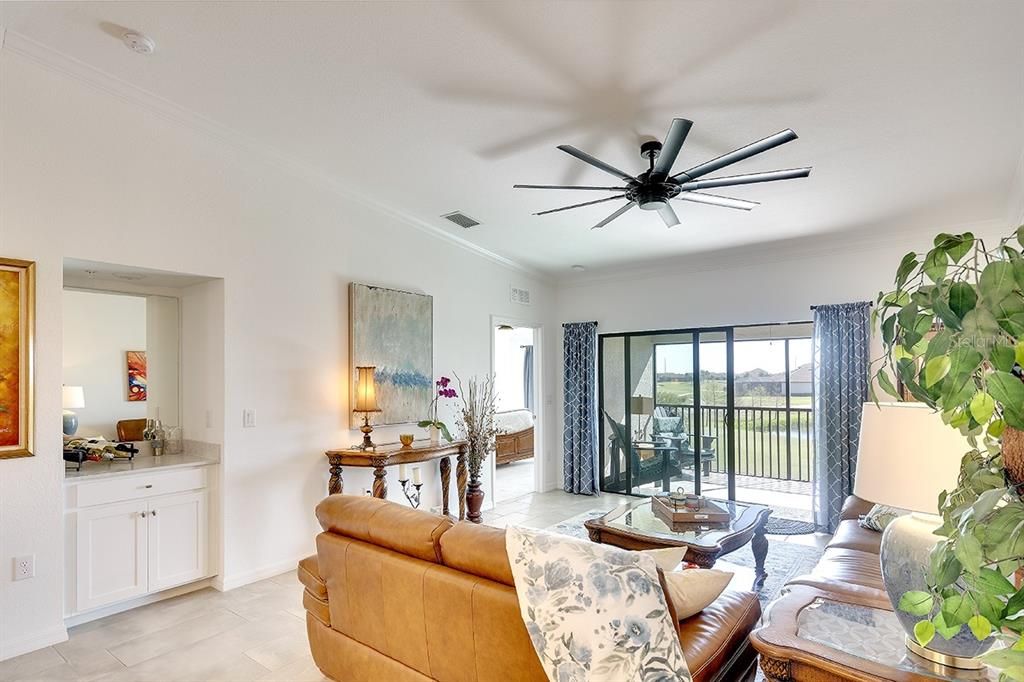 待售: $427,400 (2 贝兹, 2 浴室, 1355 平方英尺)