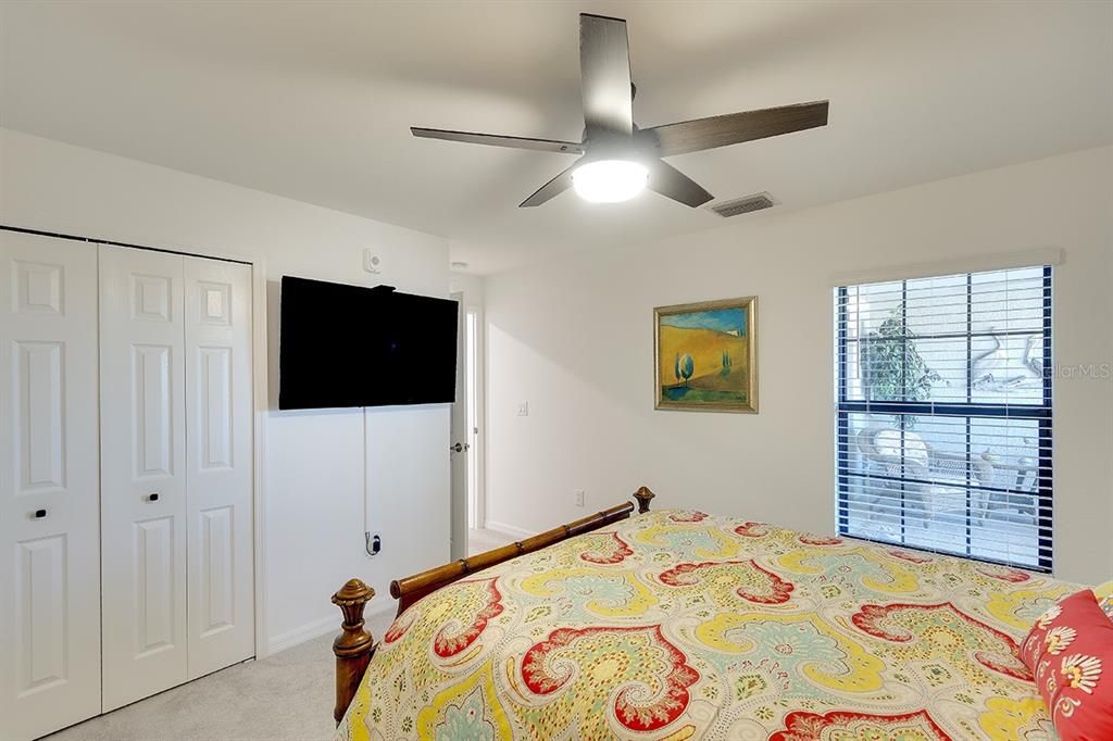 待售: $427,400 (2 贝兹, 2 浴室, 1355 平方英尺)