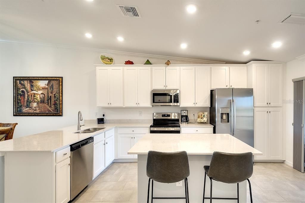 待售: $427,400 (2 贝兹, 2 浴室, 1355 平方英尺)