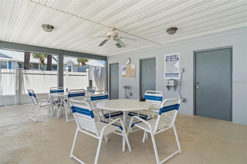 Active With Contract: $375,000 (2 beds, 2 baths, 990 Square Feet)